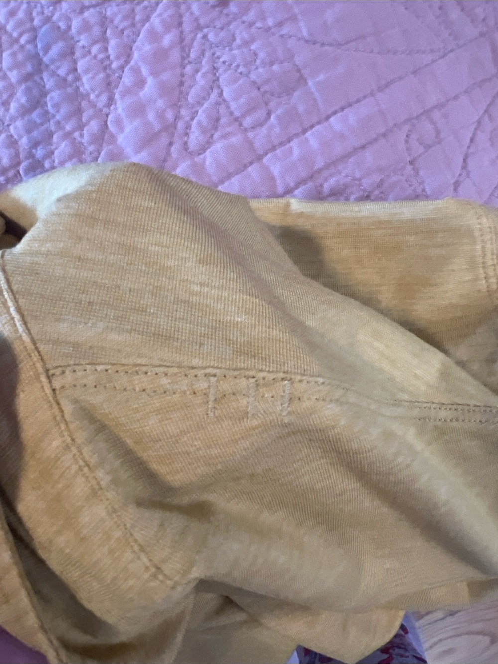 #199 Lululemon Men’s Polo Shirt XL Mustard Yellow Brown Performance Golf Casual - Picture 3 of 3